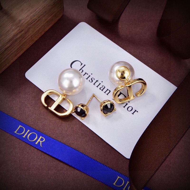 chr1st1an D10r earrings